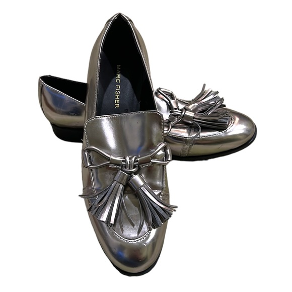 Marc Fisher Envy2 Metallic Silver Pewter Faux Leather Tassel Loafers - 7.5 - Picture 4 of 16